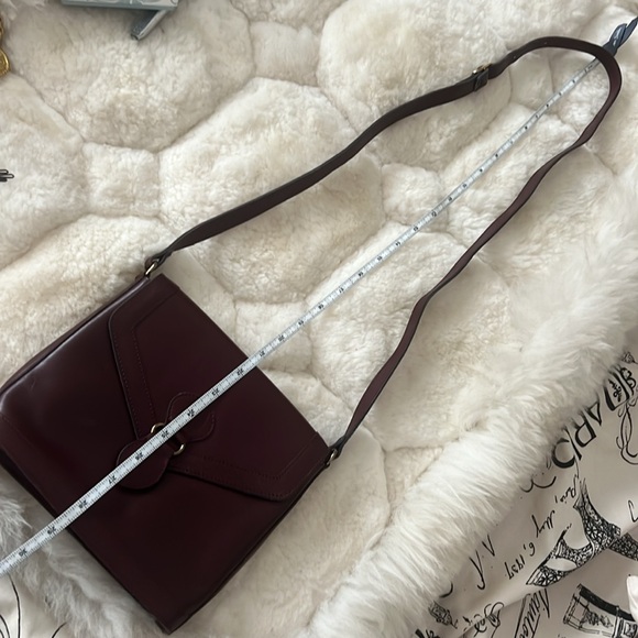 Crossbody - Picture 9 of 11